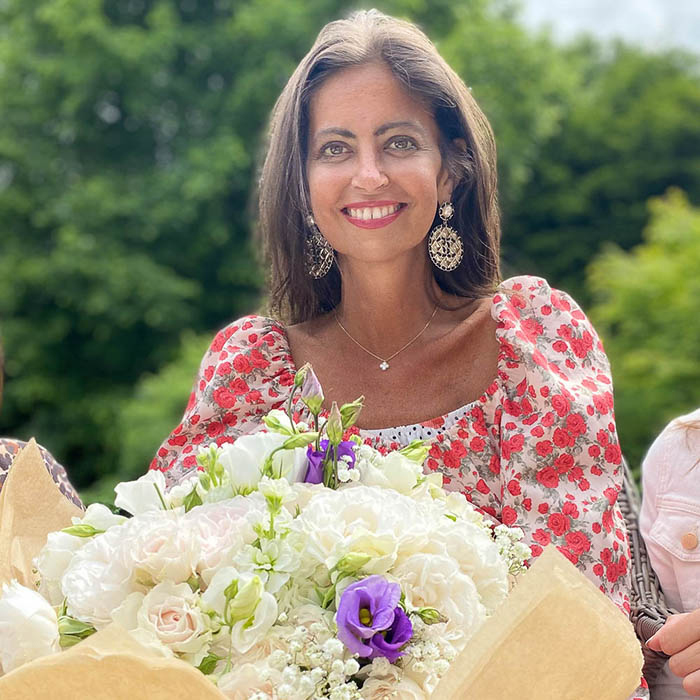 Rose Dame Deborah James 4L pot NGW